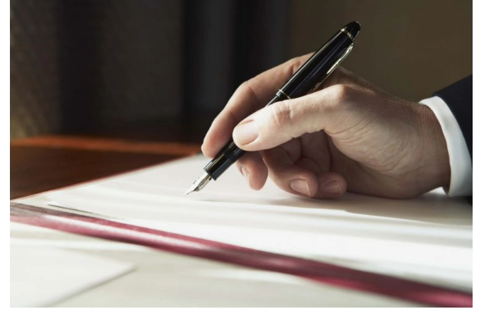 v-azerbaydzhane-sovershenstvuetsya-pravovaya-i-sotsialnaya-zashchita-gossluzhashchikh