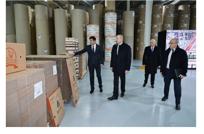 prezident-azerbaydzhana-otkryl-v-sumgayyte-predpriyatie-po-proizvodstvu-kartonnoy-i-korobochnoy-tary-foto