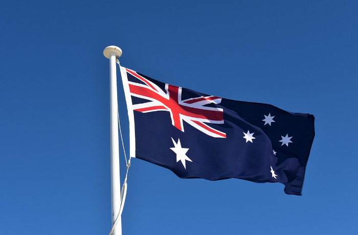 v-avstralii-bolee-100-000-domov-ostalis-bez-elektrichestva-iz-za-zhary