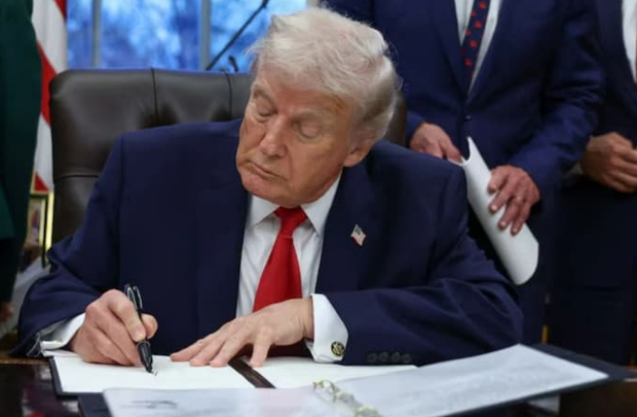 donald-tramp-podal-isk-protiv-nalogovogo-upravleniya-i-minfina-ssha