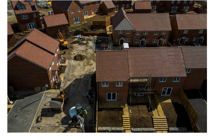 vo-frantsii-i-britanii-svyshe-400-tys-domov-ostalis-bez-elektrichestva-iz-za-tsiklona