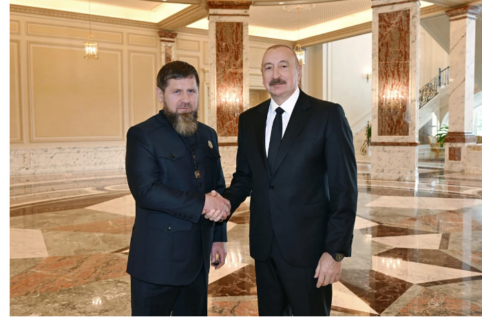 ramzan-kadyrov-pozdravil-azerbaydzhanskiy-narod-s-resheniem-karabakhskogo-voprosa