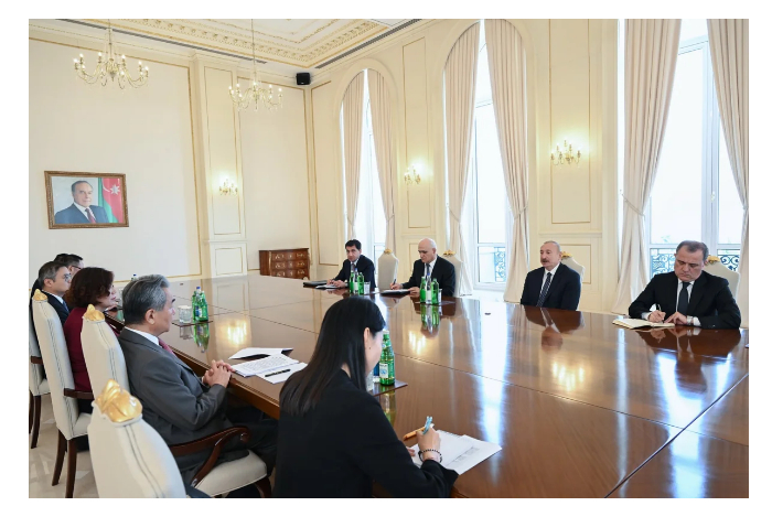 prezident-ilkham-aliev-otmetil-vazhnost-proekta-odin-poyas-odin-put