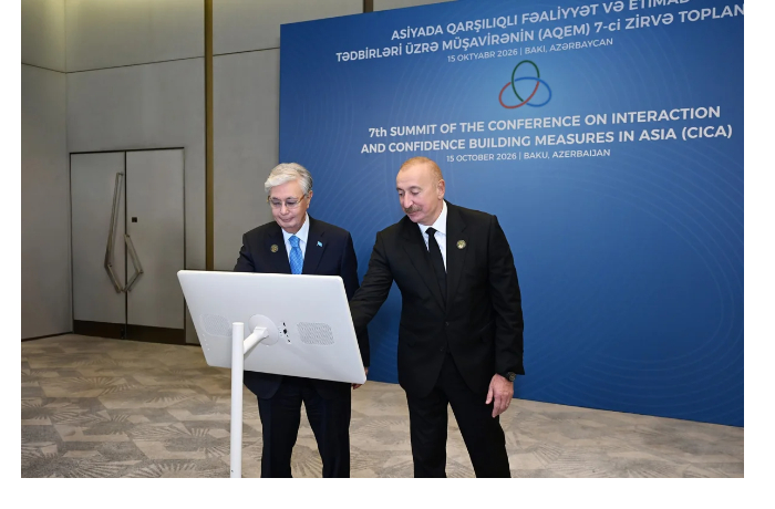 ilkham-aliev-i-kasym-zhomart-tokaev-proveli-otkrytie-transkaspiyskoy-volokonno-opticheskoy-kabelnoy-linii