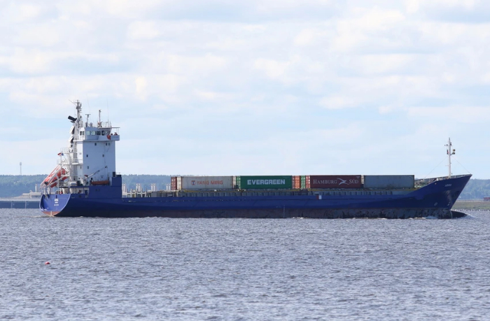 u-poberezhya-yemena-tanker-otkryl-predupreditelnyy-ogon-po-priblizivsheysya-lodke
