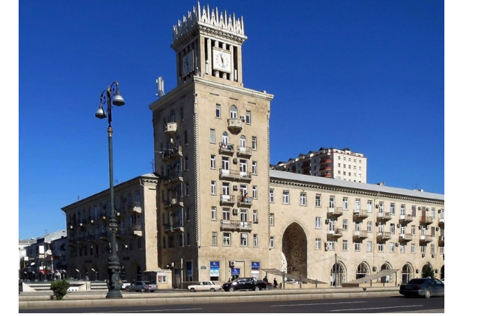 istoriya-odnogo-bakinskogo-doma-s-chasami