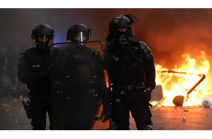 bfmtv-v-parizhe-v-khode-protestov-arestovali-855-chelovek