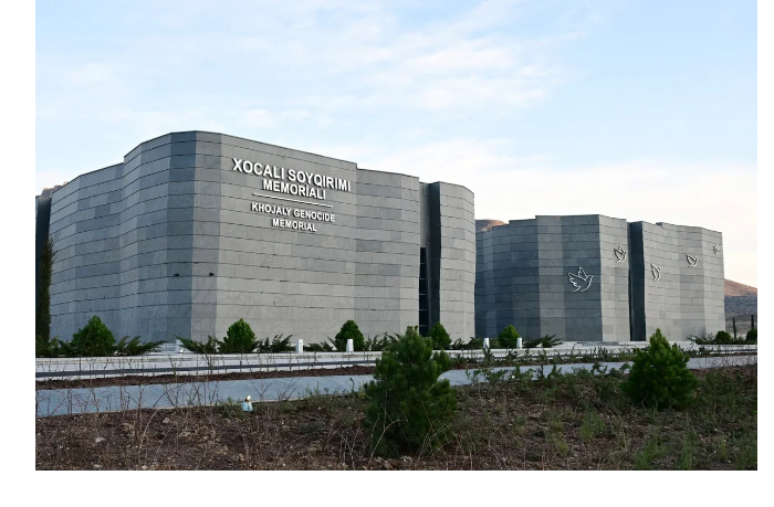 memorialnyy-kompleks-khodzhalinskogo-genotsida-peredan-v-vedenie-minkultury