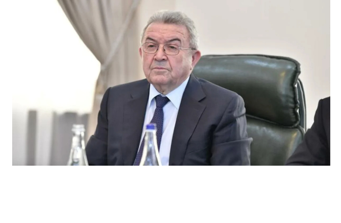 ilkham-aliev-nagradil-misira-mardanova