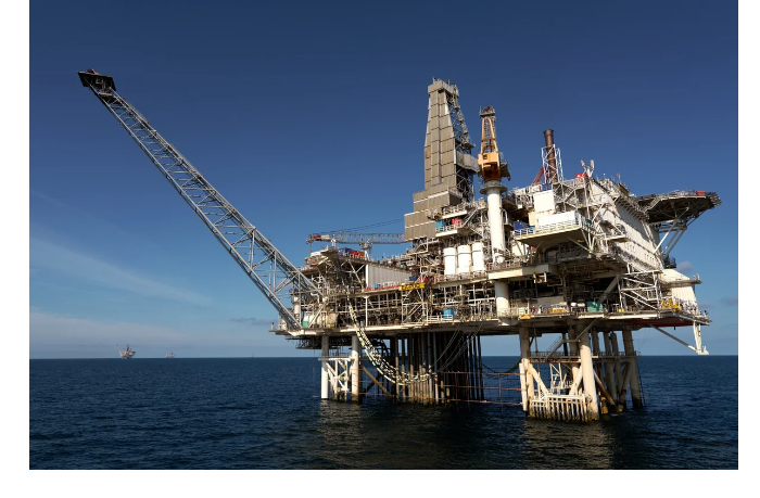 s-mestorozhdeniya-vostochnyy-azeri-dobyto-bolee-645-mln-barreley-nefti