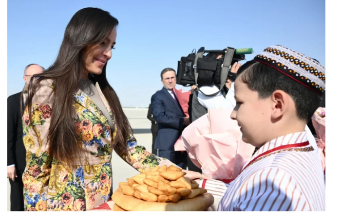 leyla-alieva-podelilas-publikatsiey-o-vizite-v-turkmenistan