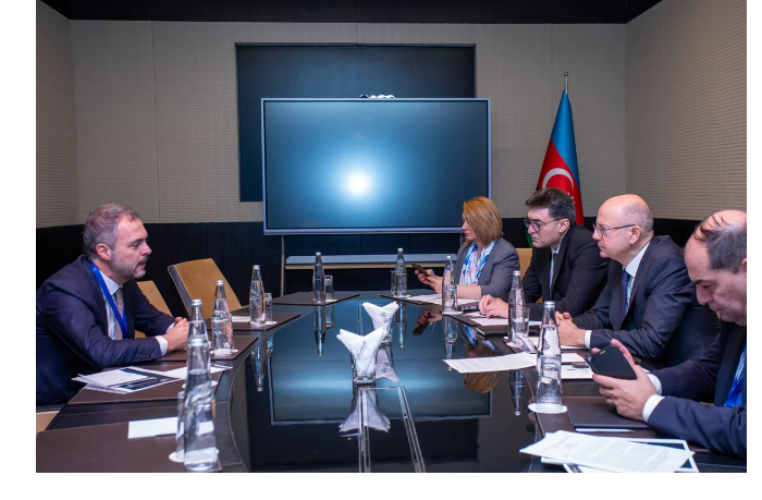 azerbaydzhan-i-italyanskaya-kompaniya-obsudili-sotrudnichestvo-po-zelenomu-energeticheskomu-koridoru