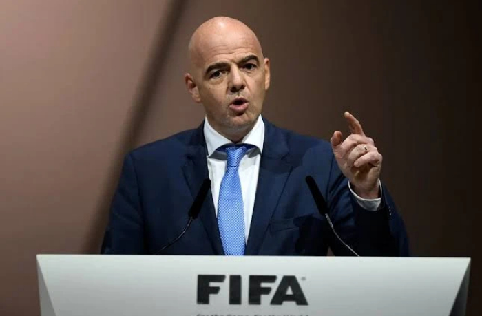 dzhanni-infantino-chempionat-mira-i-festival-fifa-u-15-v-baku-obedinyaet-strany-so-vsekh-ugolkov-mira