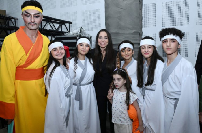 leyla-alieva-podelilas-kadrami-s-premery-opery-turandot