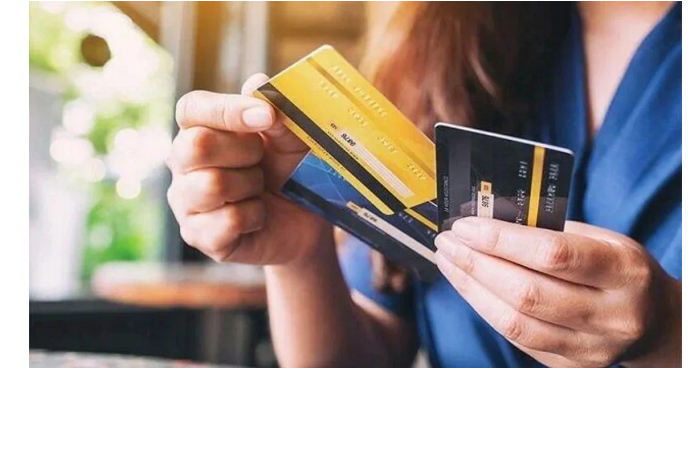 v-azerbaydzhane-rost-chisla-platezhnykh-kart-na-fone-limitov-na-card-to-card-uskorilsya-vdvoe