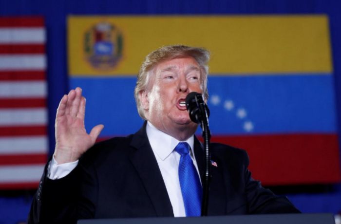 donald-tramp-pozarilsya-na-venesuelu