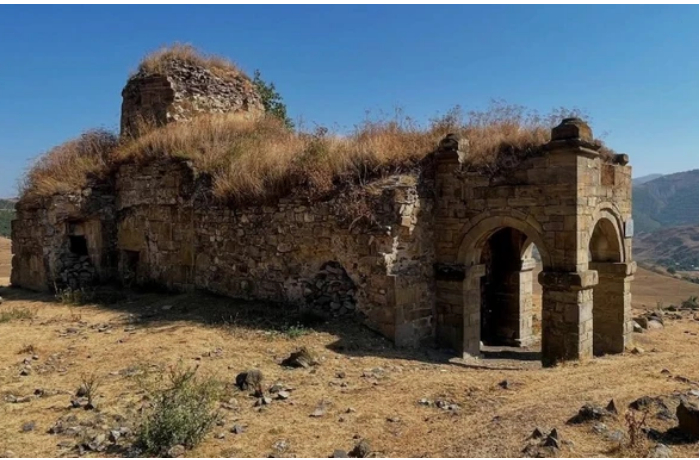 tserkov-v-gushchu-zhemchuzhina-khristianskogo-naslediya-kavkazskoy-albanii