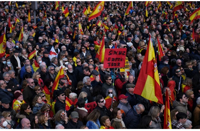 v-stolitse-ispanii-sostoyalis-massovye-protesty-iz-za-zhilishchnogo-krizisa
