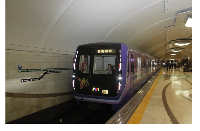v-sentyabre-bakinskim-metro-vospolzovalis-bolee-14-mln-passazhirov
