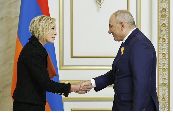 zagadochnyy-vizit-pauly-uayt-keyn-v-yerevan