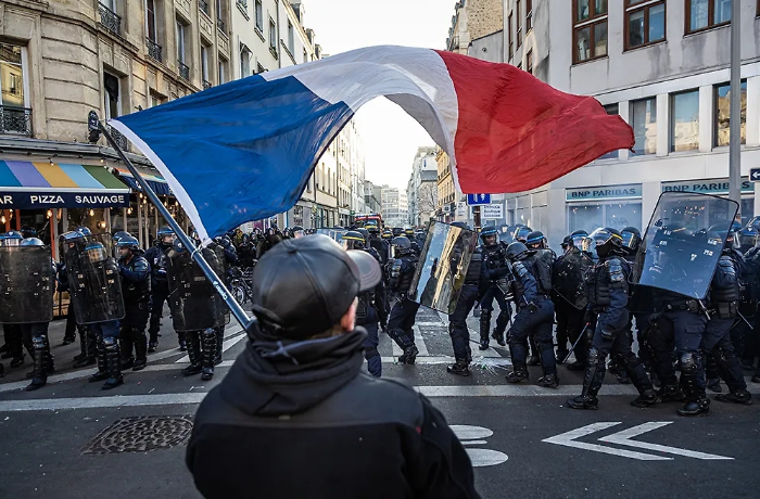 ocherednoy-den-studencheskikh-protestov-vo-frantsii-504-arestovannykh