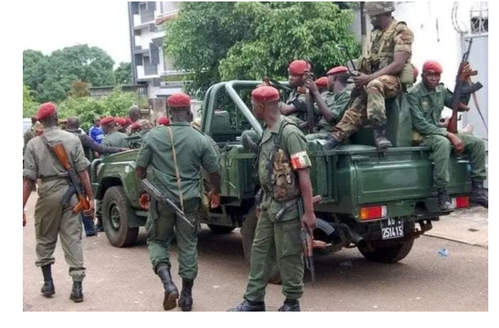 smi-vblizi-tsentralnoy-tyurmy-v-stolitse-gvinei-slyshna-intensivnaya-strelba