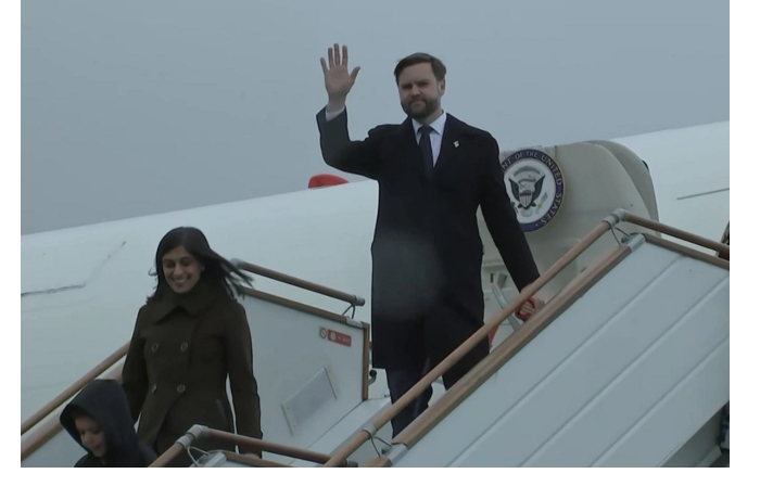 vitse-prezident-ssha-pribyl-v-azerbaydzhan