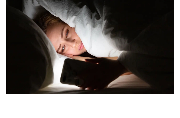 illyuziya-otdykha-pochemu-son-pod-serialy-medlenno-razrushaet-vashu-nervnuyu-sistemu