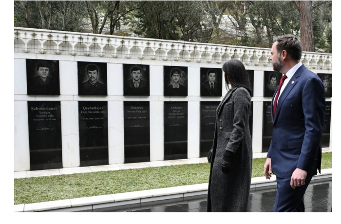 posolstvo-ssha-poseshchenie-vensom-allei-shekhidov-dan-uvazheniya-azerbaydzhanu