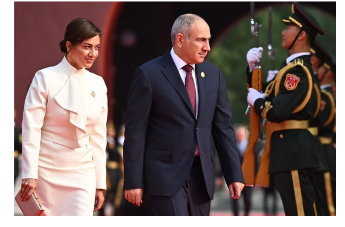 nikol-pashinyan-i-anna-akopyan-ofitsialno-zaregistrirovali-brak