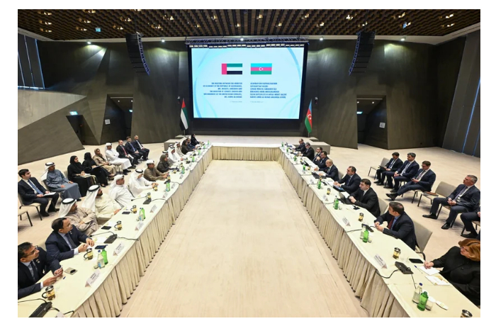 azerbaydzhan-i-oae-obsudili-sotrudnichestvo-v-sfere-sokrashcheniya-uglerodnykh-vybrosov