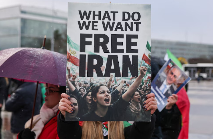 v-irane-tsarit-atmosfera-strakha-i-gneva