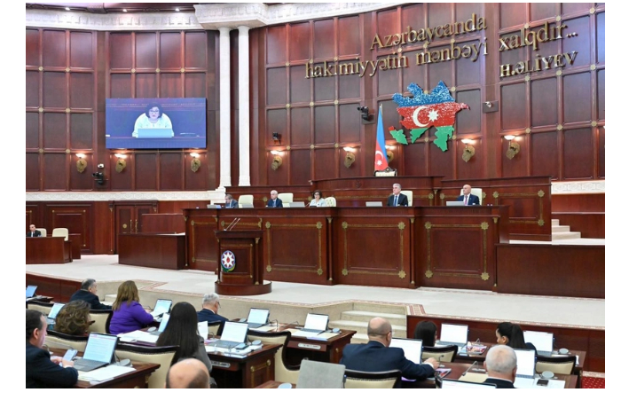 milli-medzhlis-provodit-pervoe-plenarnoe-zasedanie-vesenney-sessii