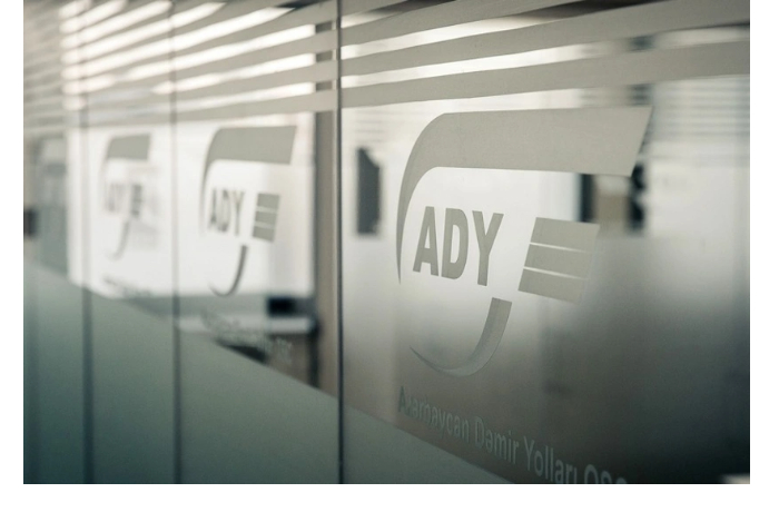 bolee-22-sotrudnikov-azhd-molodezh