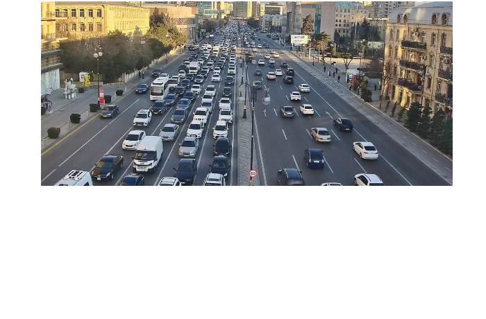 na-ryade-dorog-baku-zatrudneno-dvizhenie-transporta