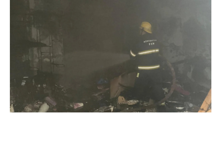 v-baku-proizoshel-vzryv-v-tsvetochnom-magazine