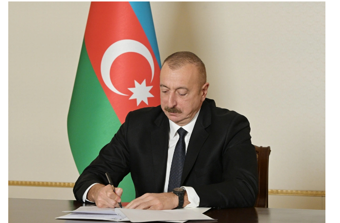 prezident-nagradil-ryad-sotrudnikov-azergold-medalyu-tereggi