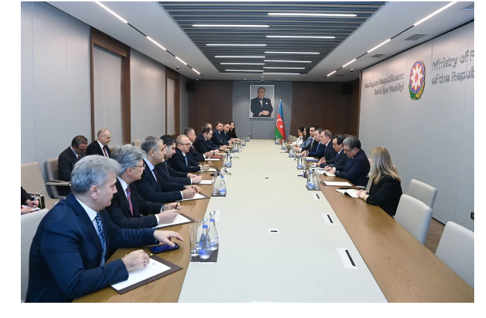 dzheykhun-bayramov-obsudil-voprosy-sotrudnichestva-s-predstavitelyami-parlamentov-turtsii-i-gruzii