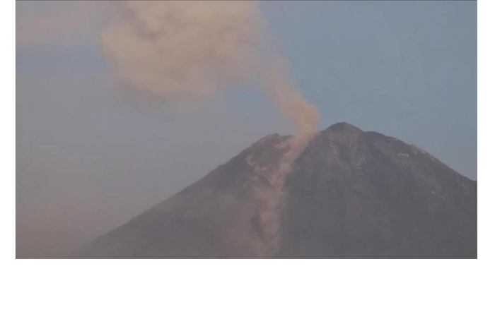 v-indonezii-proizoshlo-novoe-izverzhenie-vulkana-semeru