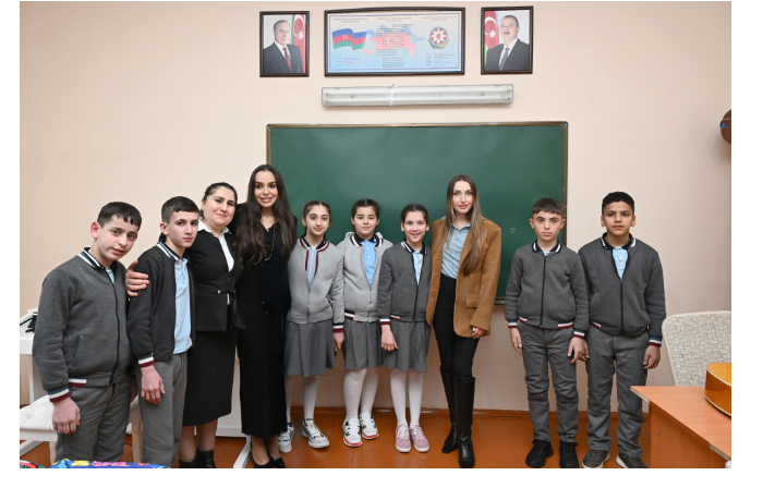 leyla-alieva-i-alena-alieva-posetili-obshcheobrazovatelnuyu-shkolu-internat-i-tsentr-steam-v-gorode-guba-foto