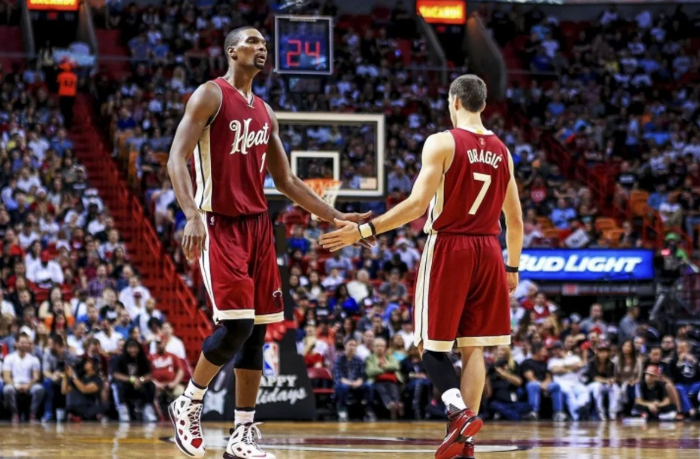 legenda-nba-kris-bosh-poteryal-soznanie-i-ochnulsya-v-luzhe-krovi