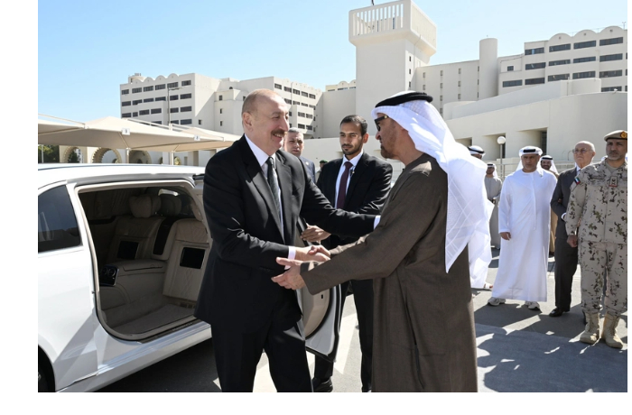 prezidenty-azerbaydzhana-i-oae-nablyudali-za-sovmestnymi-ucheniyami-shchit-mira-2026-v-abu-dabi