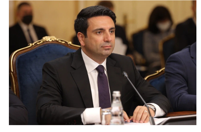 simonyan-yerevan-ne-schitaet-nuzhnym-vykhodit-iz-yeaes