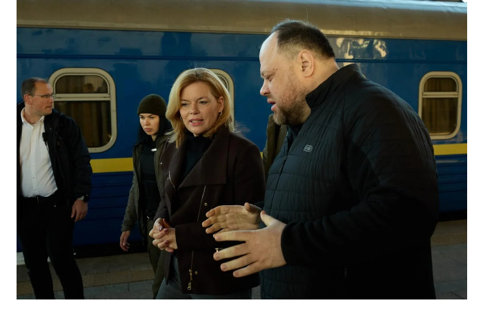 glava-bundestaga-germanii-pribyla-v-kiev-s-pervym-vizitom