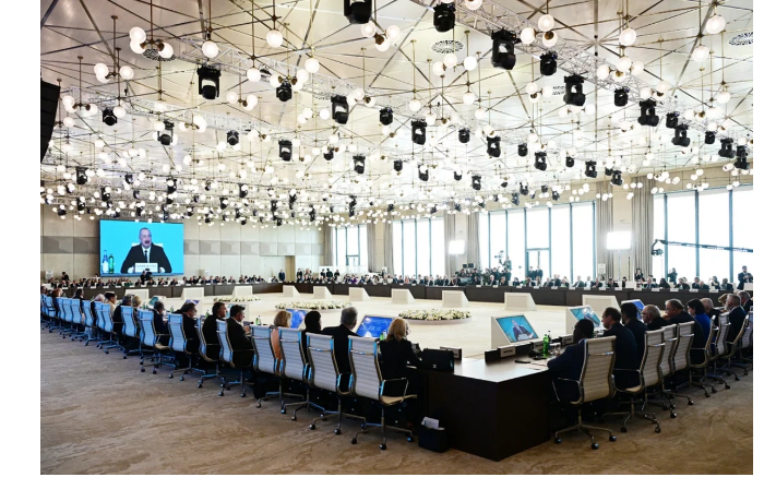 ilkham-aliev-priglasil-predstaviteley-mezhdunarodnogo-tsentra-nizami-gyandzhevi-na-wuf13