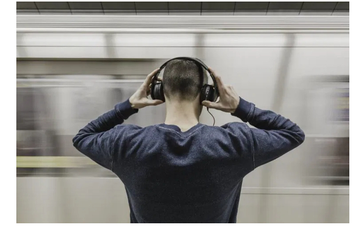 uchenye-predupredili-o-neozhidannoy-opasnosti-ispolzovaniya-naushnikov