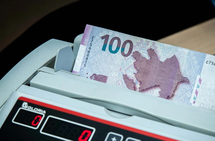 aktivy-finsektora-azerbaydzhana-v-2025-godu-sokratilis-pochti-na-12