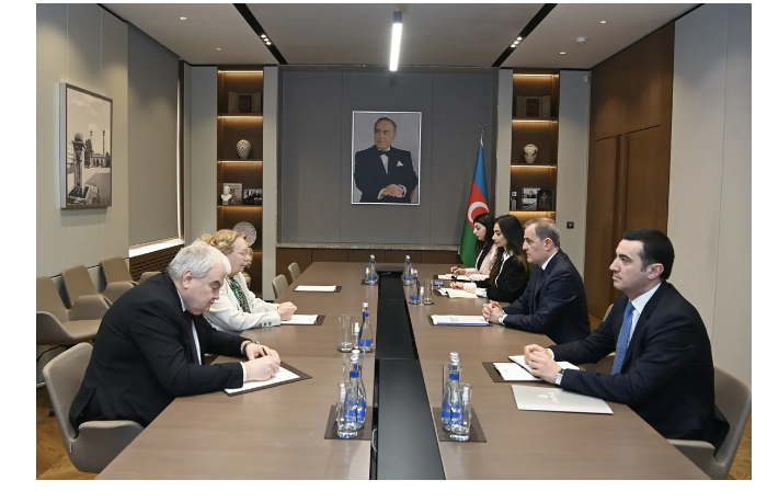 bayramov-obsudil-sotrudnichestvo-s-gendirektorom-otdeleniya-oon-v-zheneve