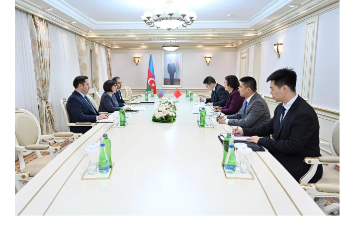 sakhiba-gafarova-obsudila-s-poslom-kitaya-v-baku-razvitie-mezhparlamentskikh-svyazey