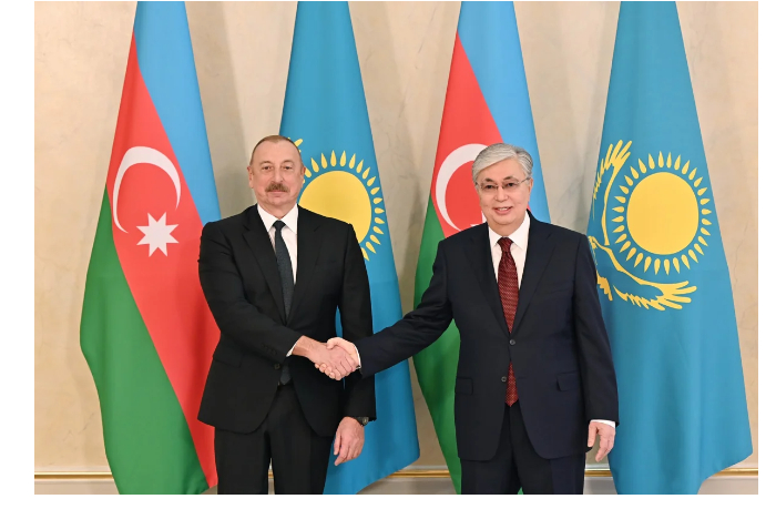 ilkham-aliev-pozdravil-kasym-zhomarta-tokaeva-s-zaversheniem-referenduma-v-kazakhstane